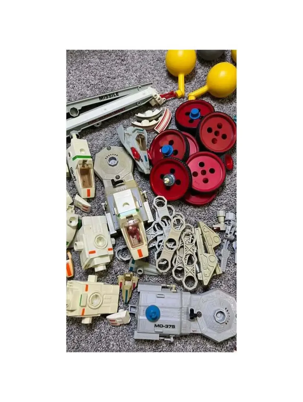 Vintage Capsela Spacelink Building Toys Huge Lot